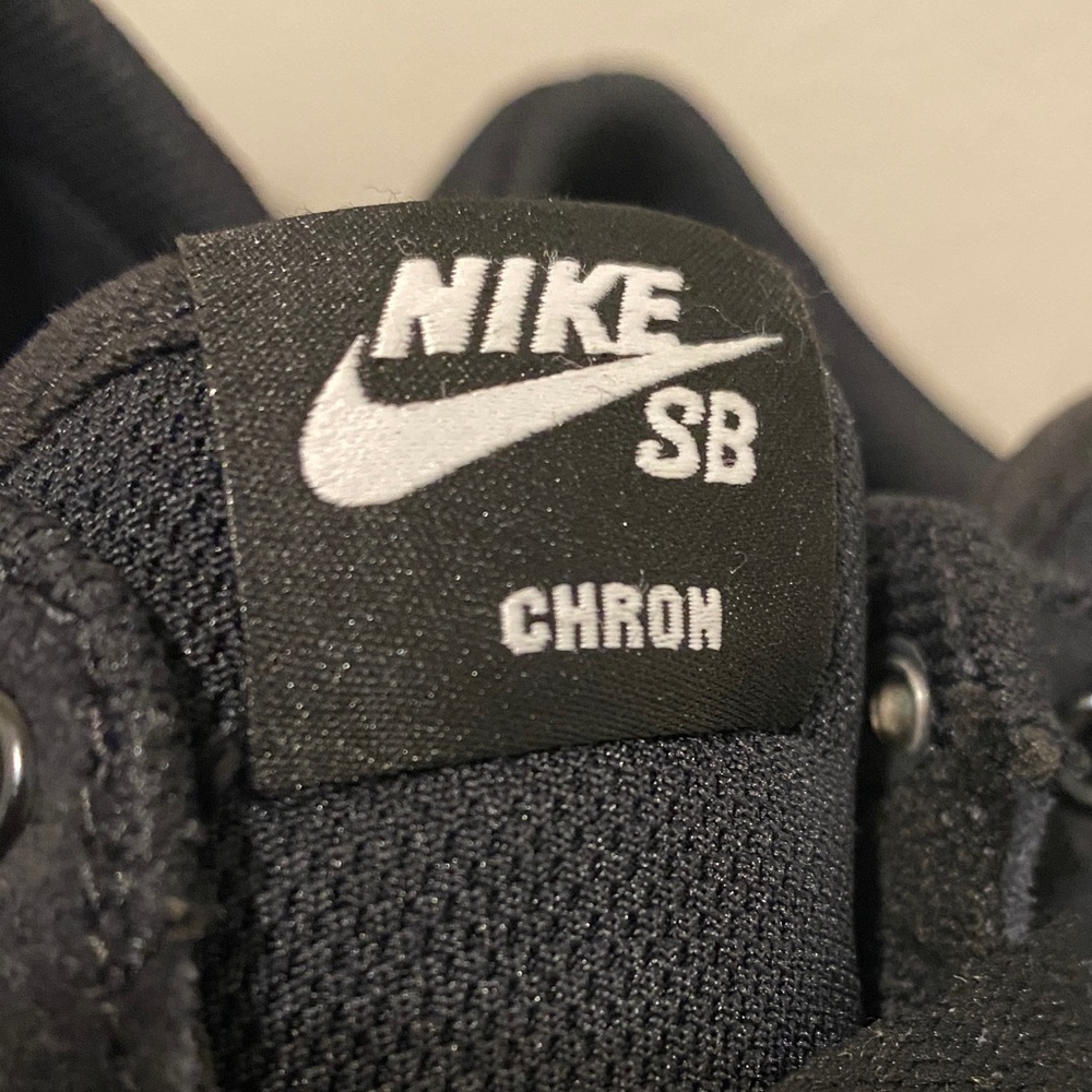 Nike SB Chron Sneakers - Picture 6 of 9